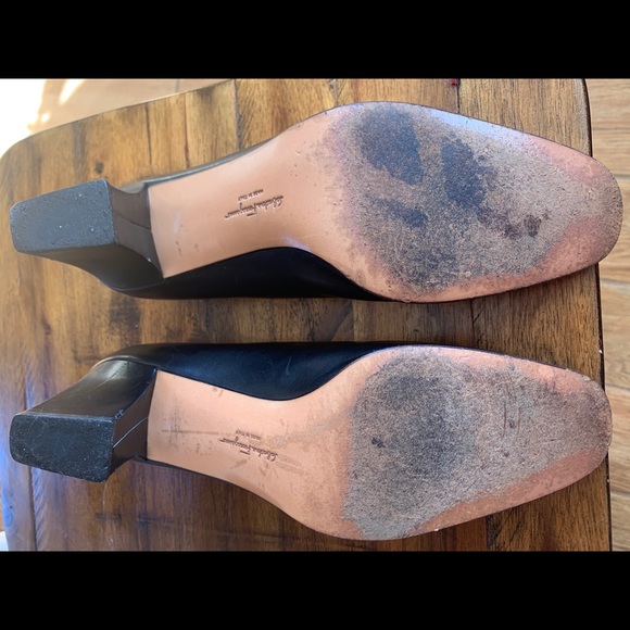 Salvatore Ferragamo 2.5 inch Navy Pumps - Picture 5 of 9